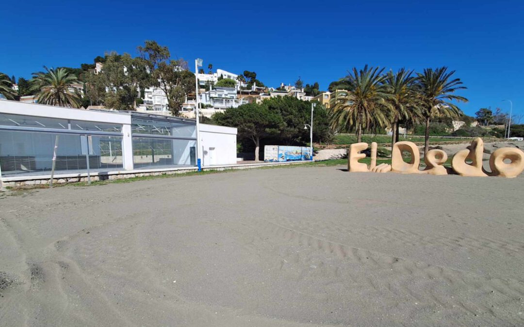 Restaurante en la Playa el Dedo (Málaga)